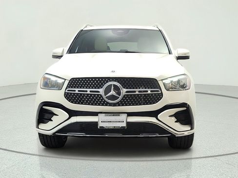 Used 2024 Mercedes-Benz GLE 450 4MATIC image 2