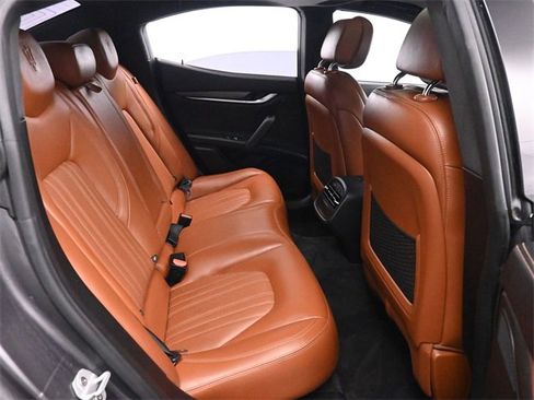 Used 2017 Maserati Ghibli image 16