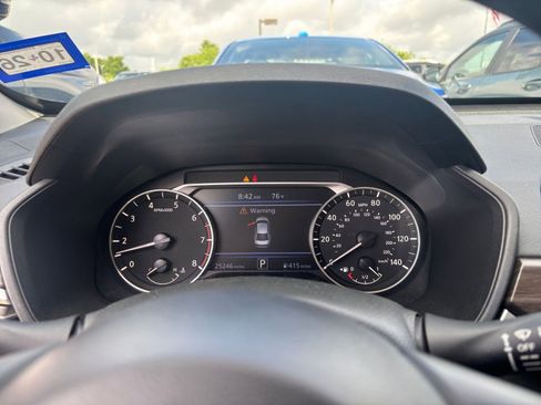 Used 2025 Nissan Altima 2.5 SV FWD image 39