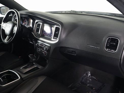 Used 2022 Dodge Charger SXT w/ Leather Interior Group image 9