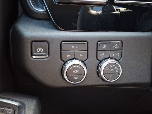 New 2026 GMC Sierra 1500 SLT AWD/4WD image 16