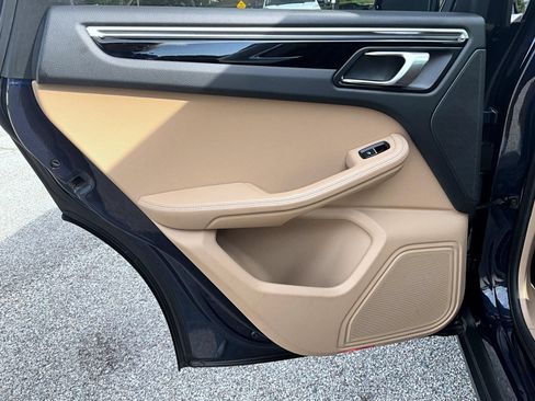 Used 2019 Porsche Macan S AWD/4WD image 26