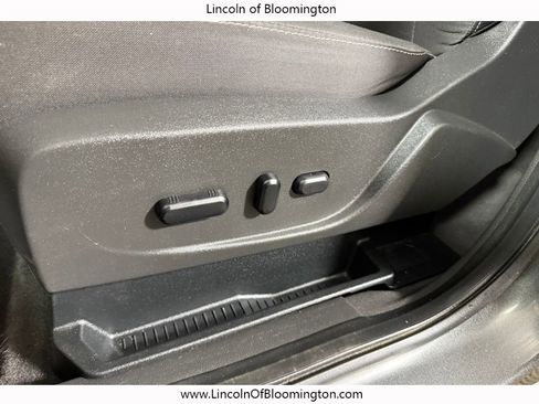 Used 2019 Ford Escape SE image 13