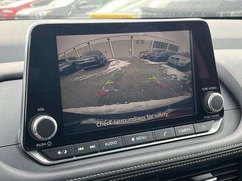 Used 2025 Nissan Rogue SV image 24