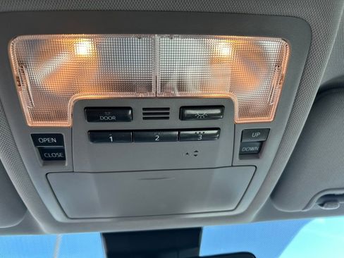 Used 2018 Toyota Highlander XLE AWD/4WD image 5