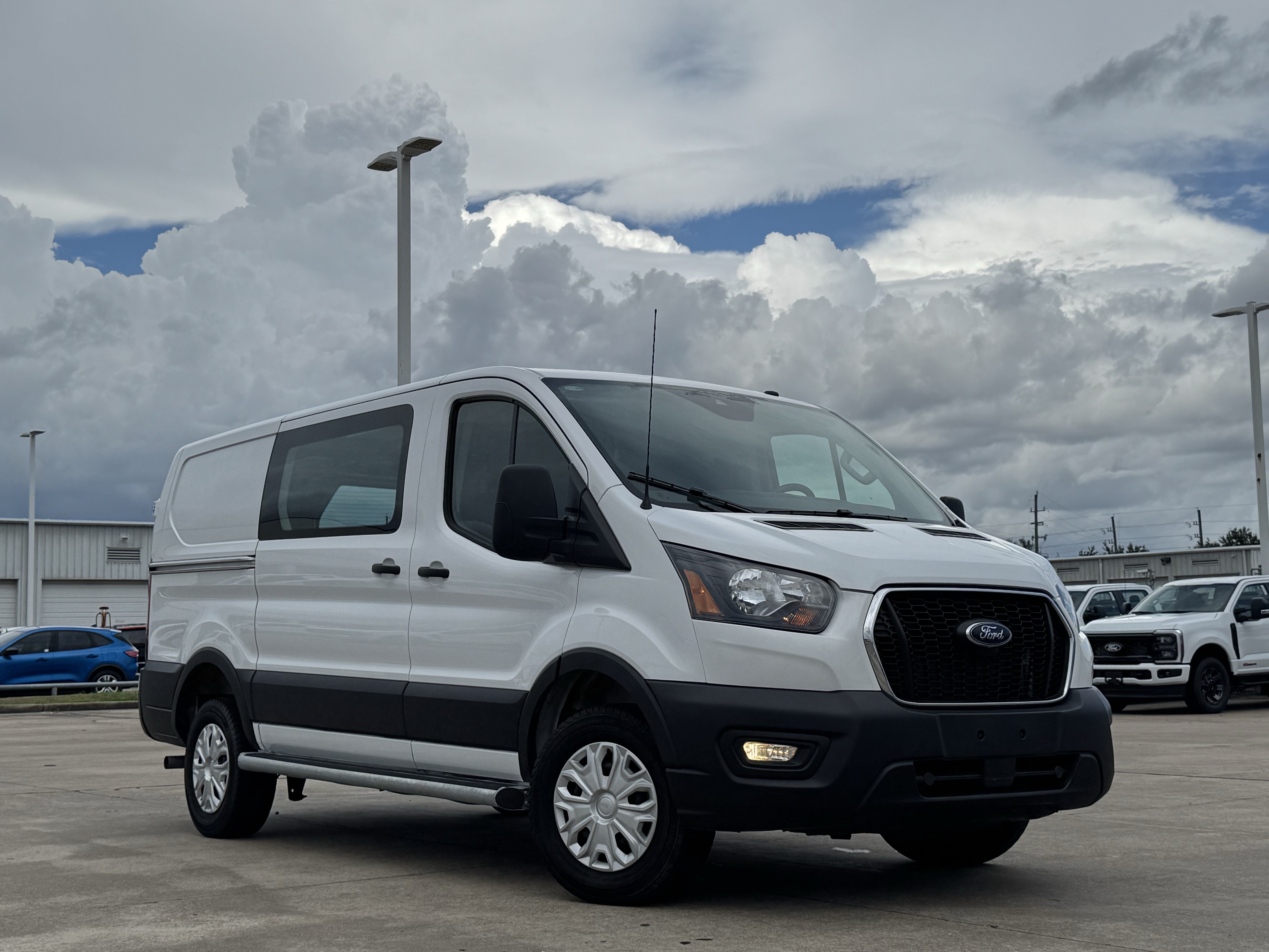Used 2025 Ford Transit 250 Low Roof w/ Exterior Upgrade Package RWD image 2