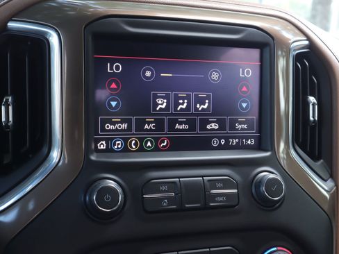 Used 2022 Chevrolet Silverado 3500 High Country AWD/4WD image 16