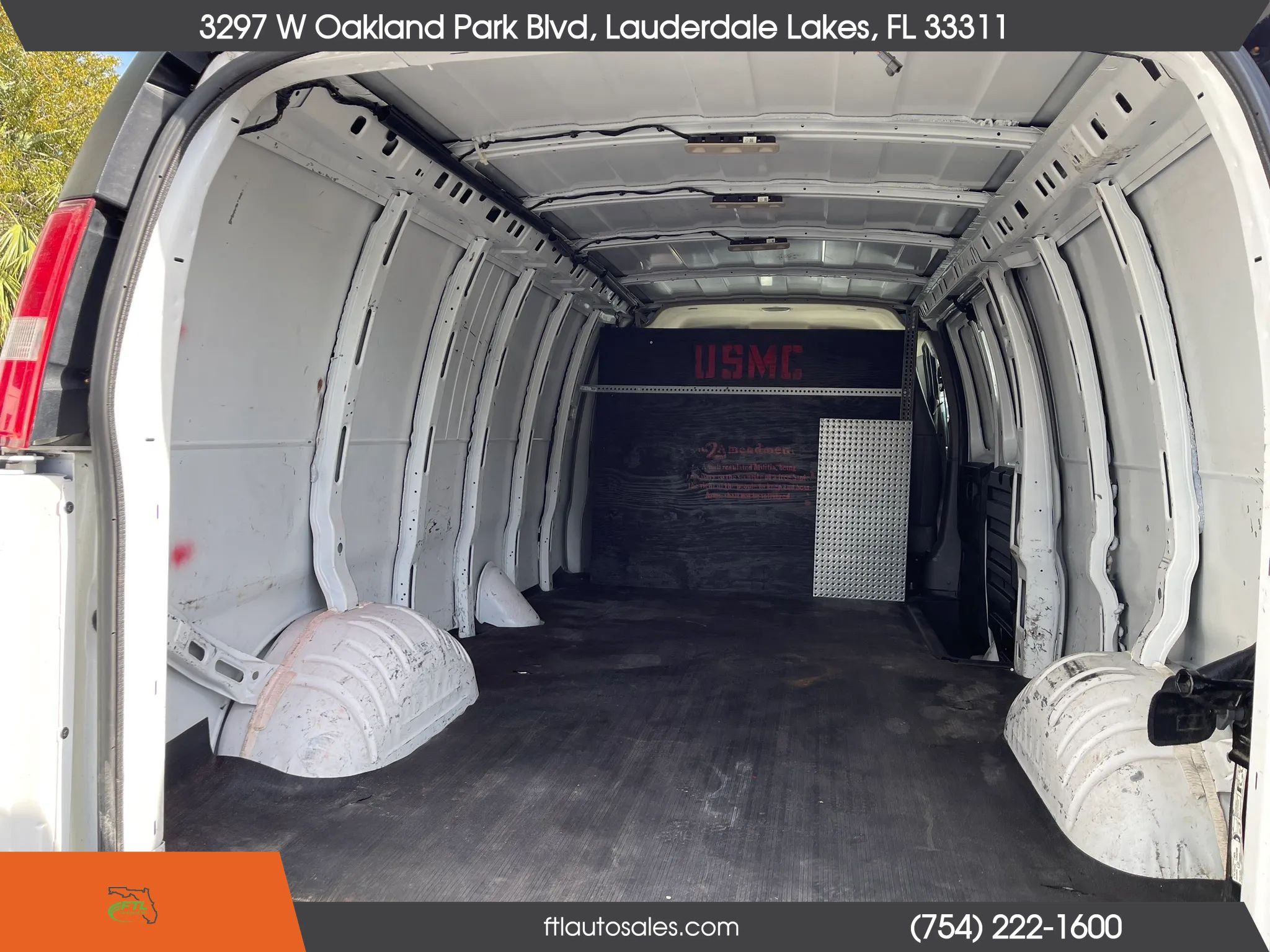 Used 2017 GMC Savana 3500 Extended RWD image 45