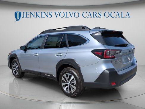 Used 2025 Subaru Outback Premium AWD/4WD image 5