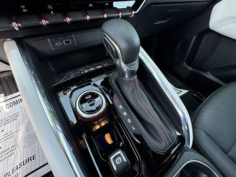 Used 2024 GMC Canyon AT4X image 14