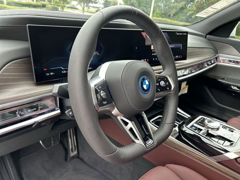 New 2025 BMW i7 xDrive60 image 17
