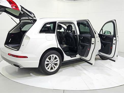 Used 2019 Audi Q7 3.0T Premium Plus AWD/4WD image 32