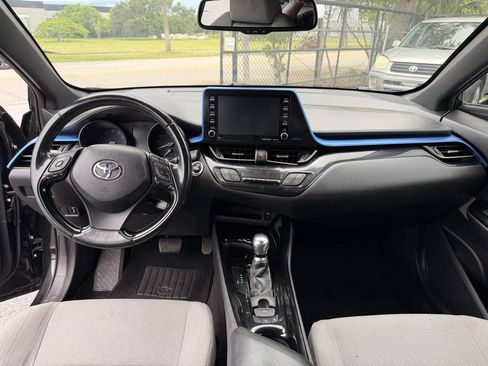 Used 2019 Toyota C-HR XLE FWD image 10