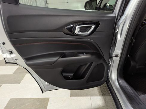 Used 2024 Jeep Compass Trailhawk image 8