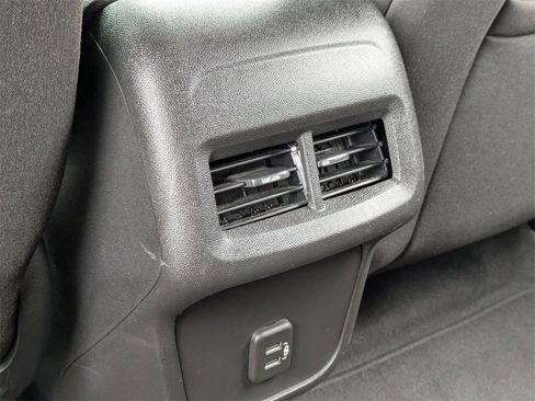 Used 2023 Chevrolet Equinox LT image 26