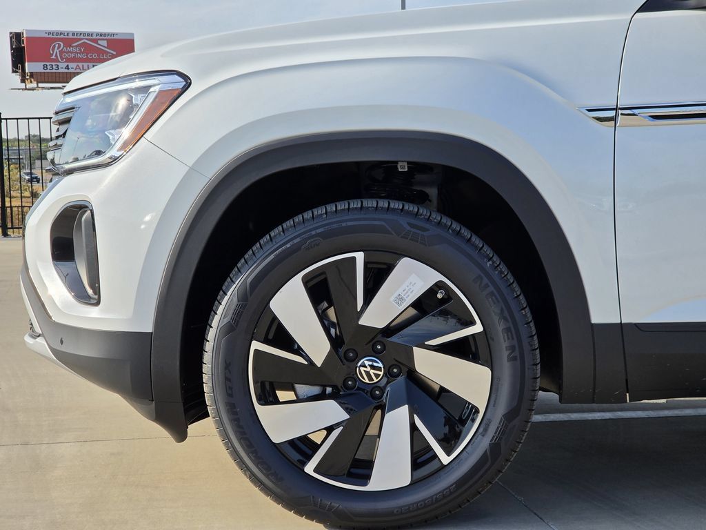 New 2026 Volkswagen Atlas Cross Sport SE FWD image 7