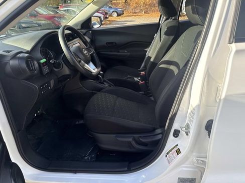 Used 2022 Nissan Kicks S image 17