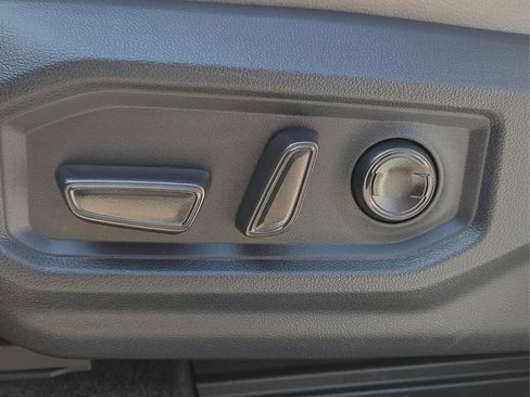 New 2026 Toyota Tundra Limited AWD/4WD image 19