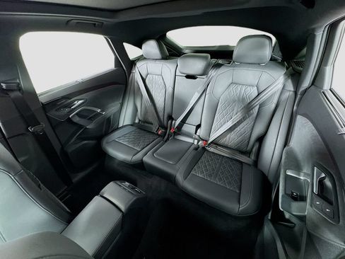 Used 2025 Audi SQ5 Prestige w/ Prestige Package AWD/4WD image 12