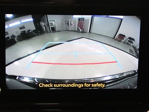 Used 2023 Toyota Highlander L image 19