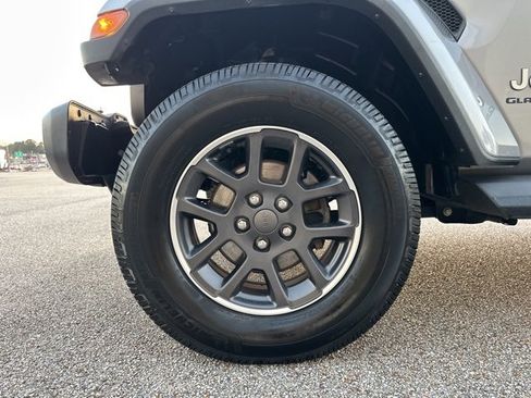 Used 2020 Jeep Gladiator Overland image 52