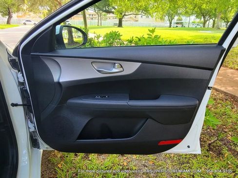 Used 2024 Kia Forte LX image 25