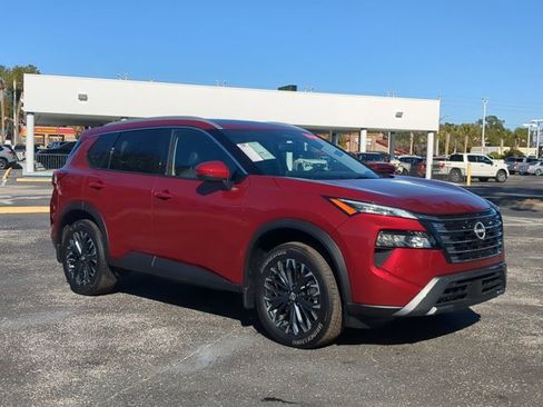 Certified 2025 Nissan Rogue SL w/ Tech Package FWD image 2