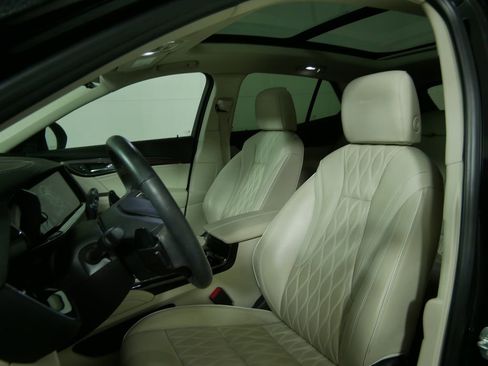 Used 2022 Buick Envision Avenir w/ Technology Package II image 10