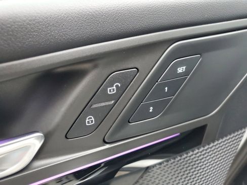 Used 2025 BMW X1 xDrive28i image 9