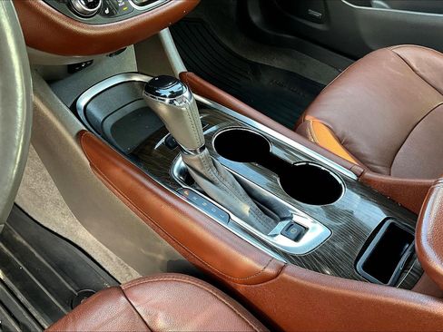 Used 2016 Chevrolet Malibu Premier w/ Driver Confidence Package II image 10