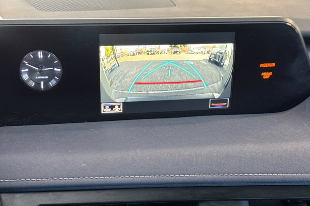 Used 2019 Lexus UX 250h w/ Premium Package AWD/4WD image 22