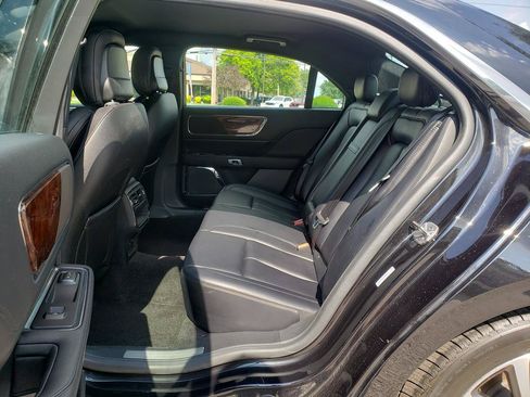 Used 2019 Lincoln Continental Premiere FWD image 5
