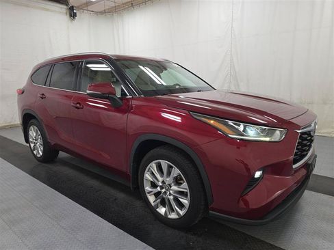 Used 2020 Toyota Highlander Limited AWD/4WD image 3