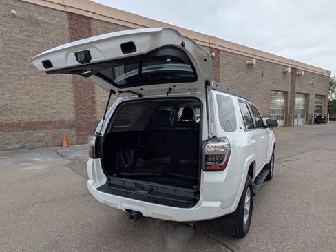 Used 2021 Toyota 4Runner SR5 Premium image 22