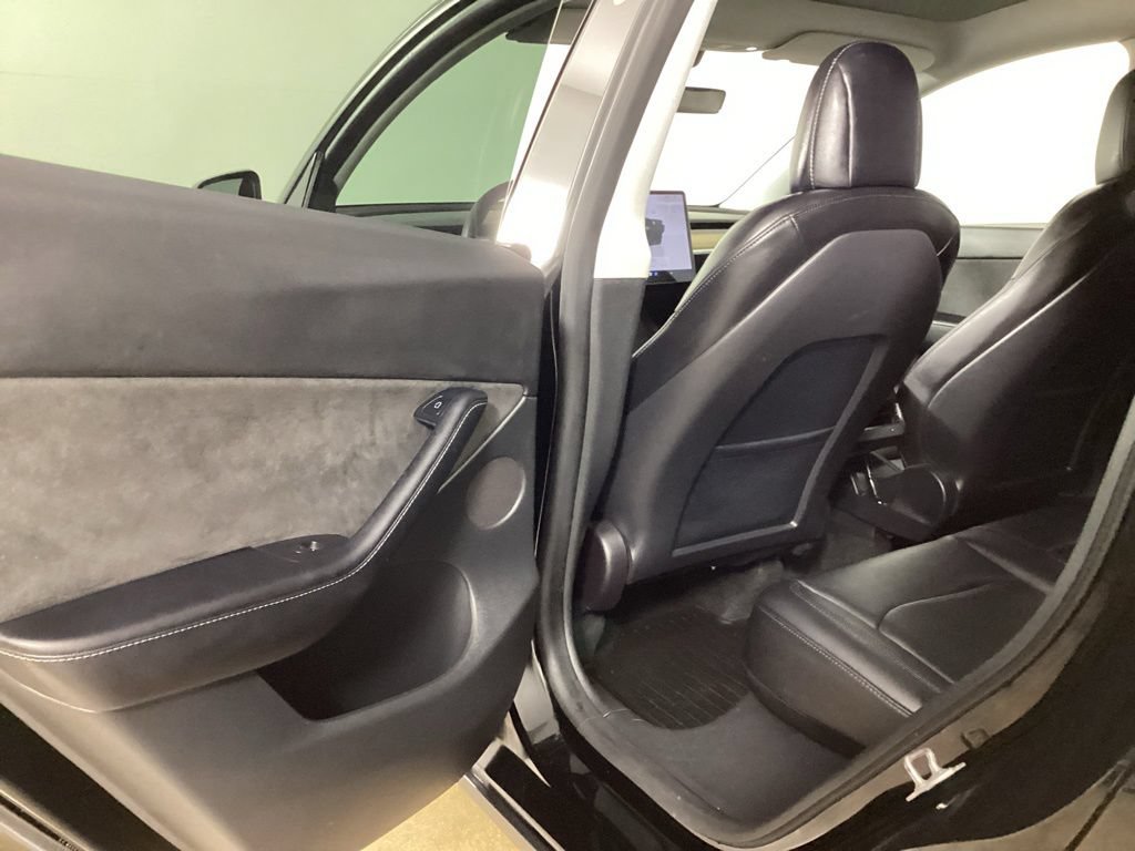Used 2022 Tesla Model Y Performance AWD/4WD image 26