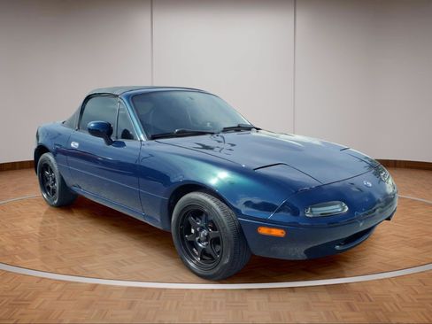 Used 1997 MAZDA MX-5 Miata RWD image 18