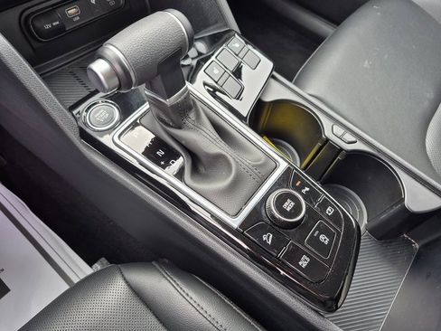 Used 2025 Kia Sportage EX image 20