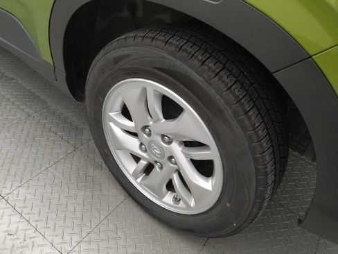 Used 2023 Hyundai Venue SE FWD image 31