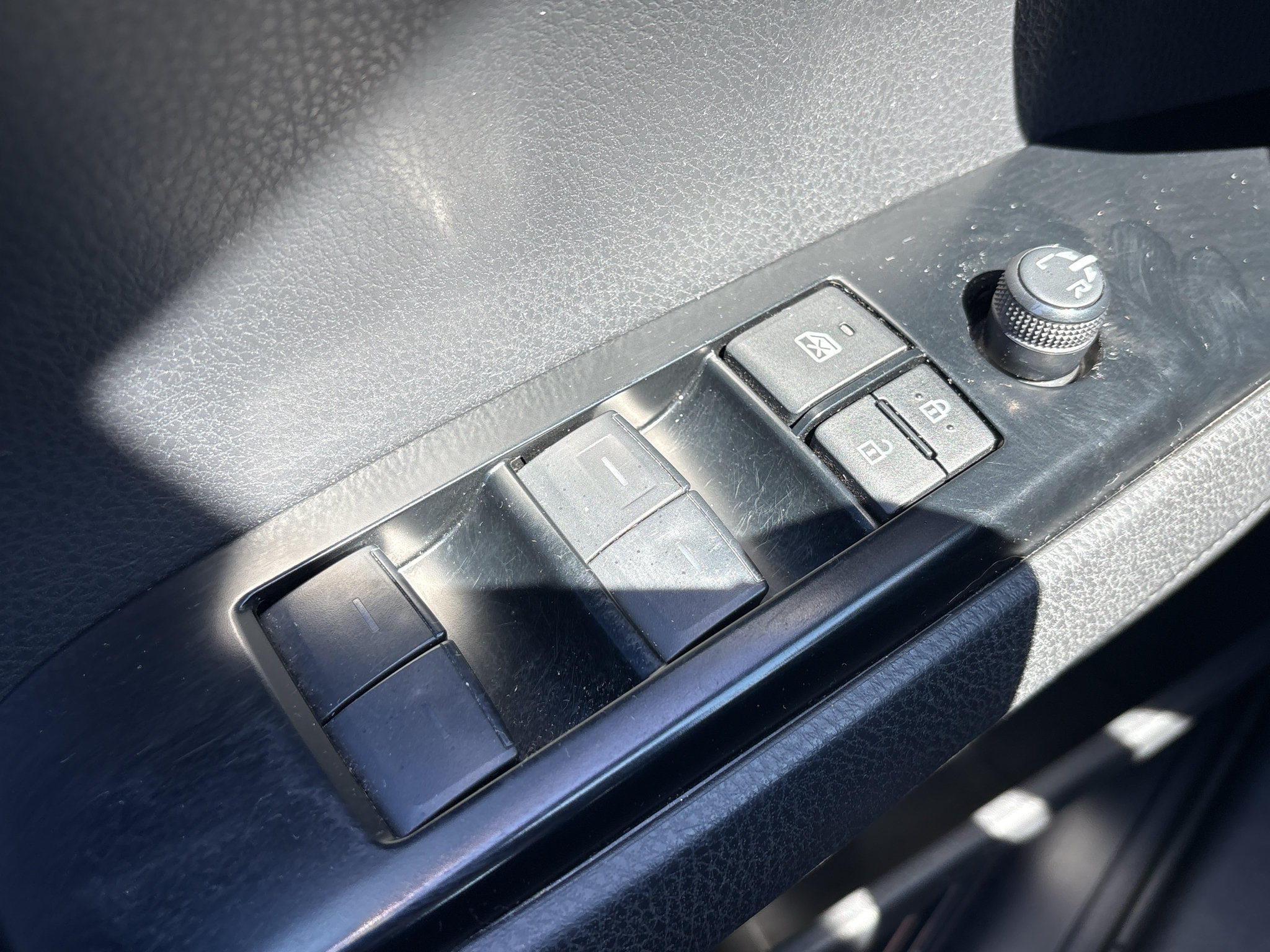 Used 2025 Toyota Camry LE FWD image 25