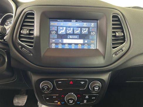 Used 2019 Jeep Compass Latitude w/ Cold Weather Group AWD/4WD image 21