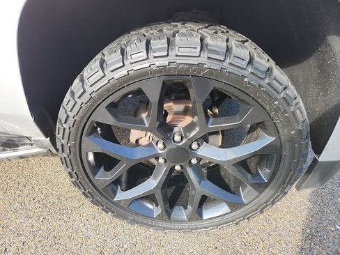 Used 2017 Chevrolet Tahoe Premier image 10