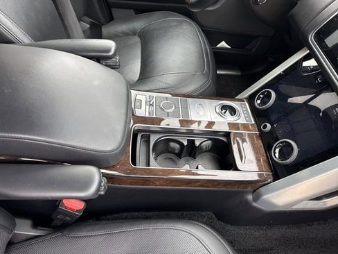 Used 2020 Land Rover Range Rover HSE image 26