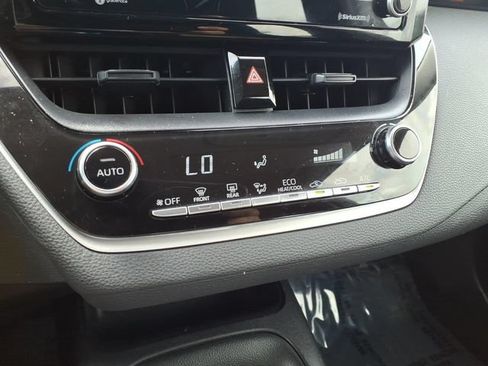 Used 2022 Toyota Corolla LE FWD image 20