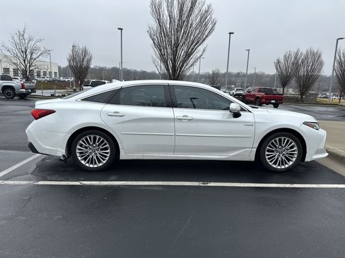 Used 2020 Toyota Avalon Limited w/ All Weather Liner Package image 6