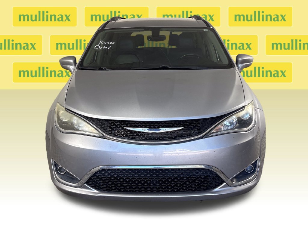 Used 2019 Chrysler Pacifica Touring-L FWD image 15