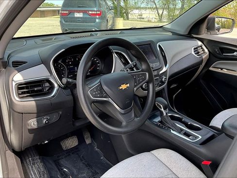 Used 2022 Chevrolet Equinox LS w/ LS Convenience Package image 18