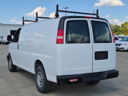 Used 2015 Chevrolet Express 2500 RWD image 5
