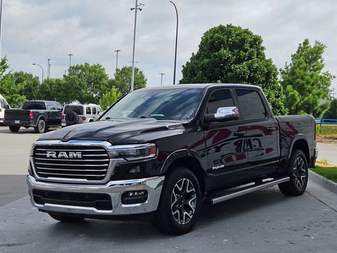 Used 2025 RAM 1500 Laramie AWD/4WD image 3