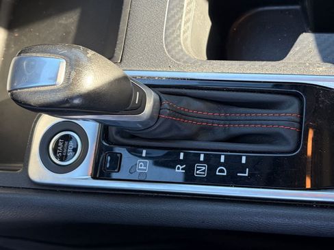 Used 2025 Nissan Sentra SR FWD image 19