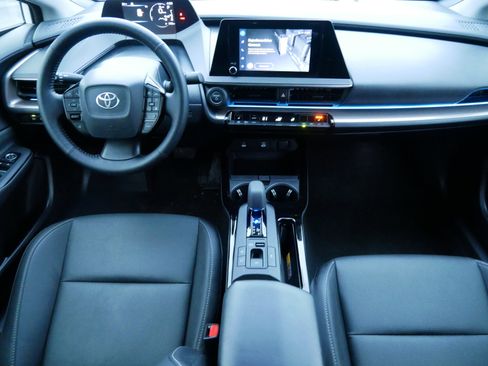 Used 2024 Toyota Prius XLE image 10